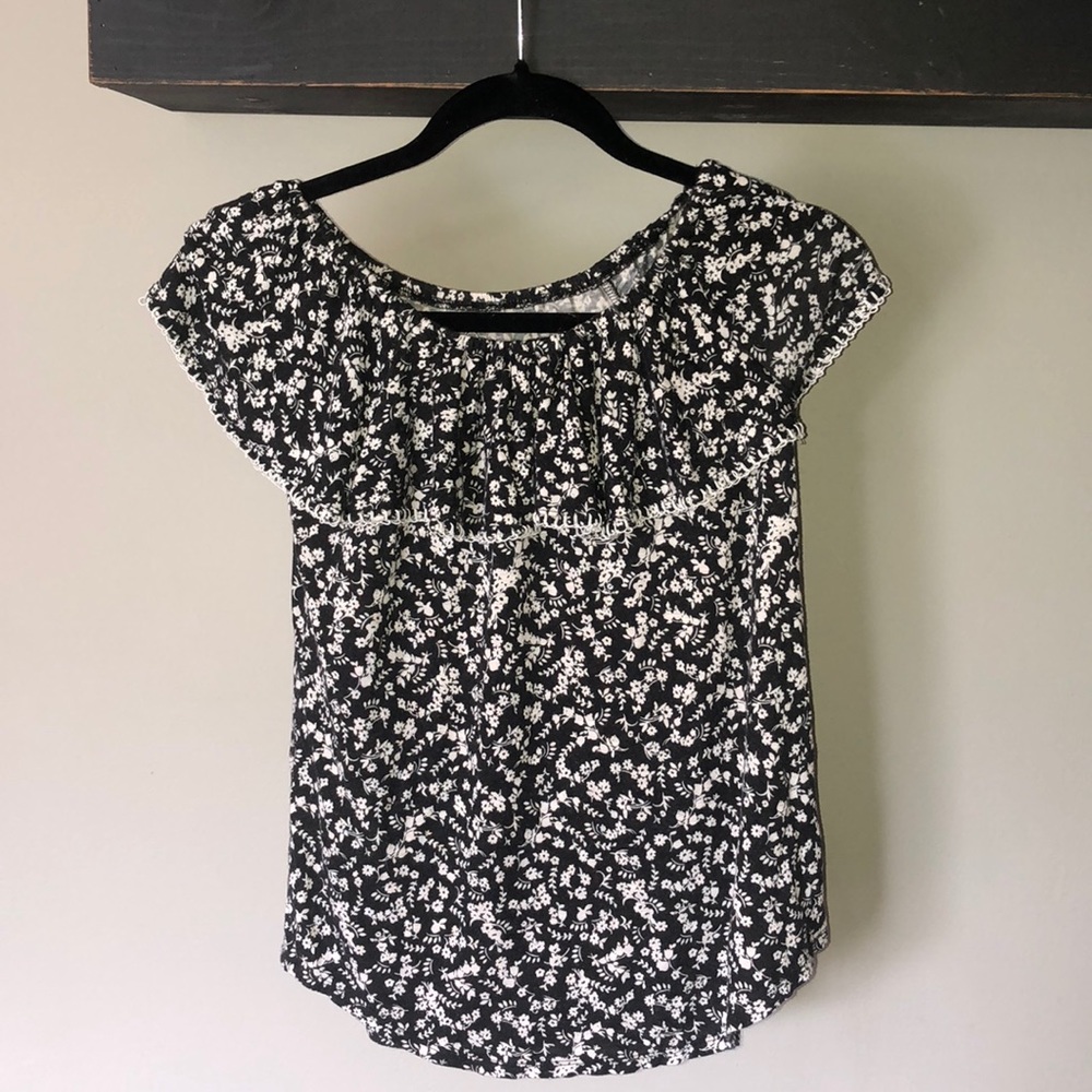 Off the shoulder flower print flowy shirt